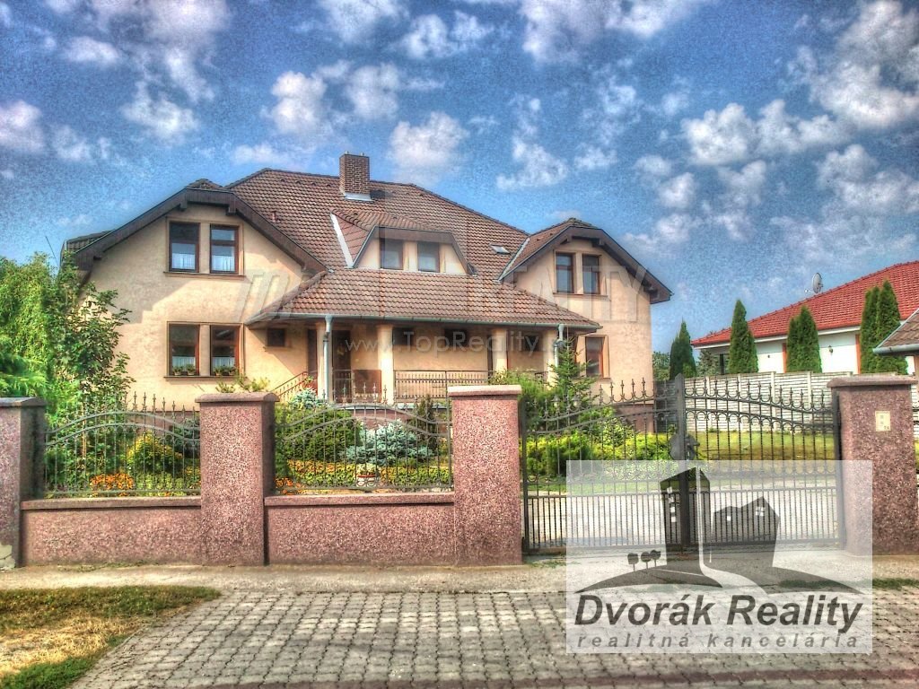 Dvojdom vo Veľkom Mederi na Tichej ulici